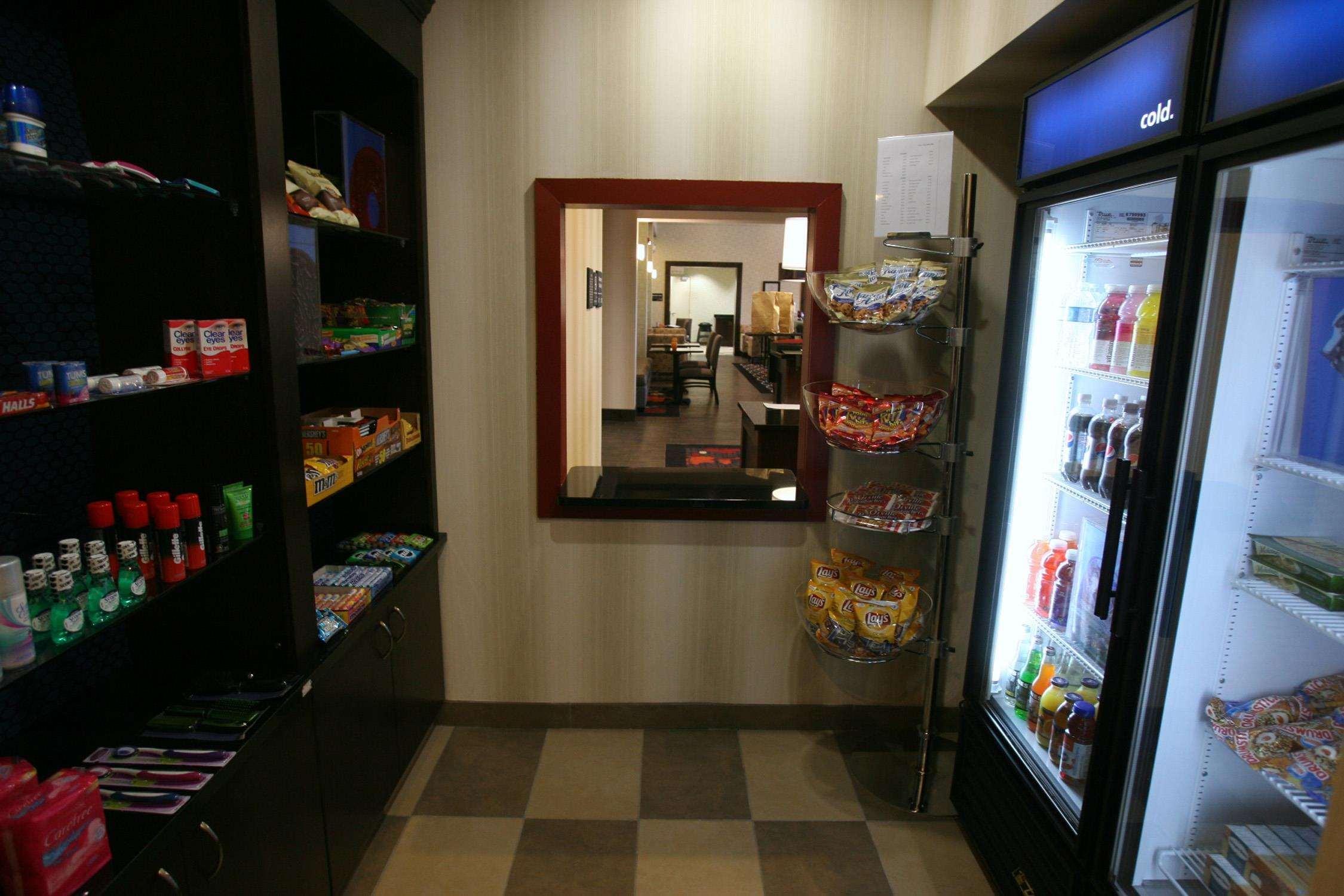 Hampton Inn & Suites Red Deer Penhold Instalações foto