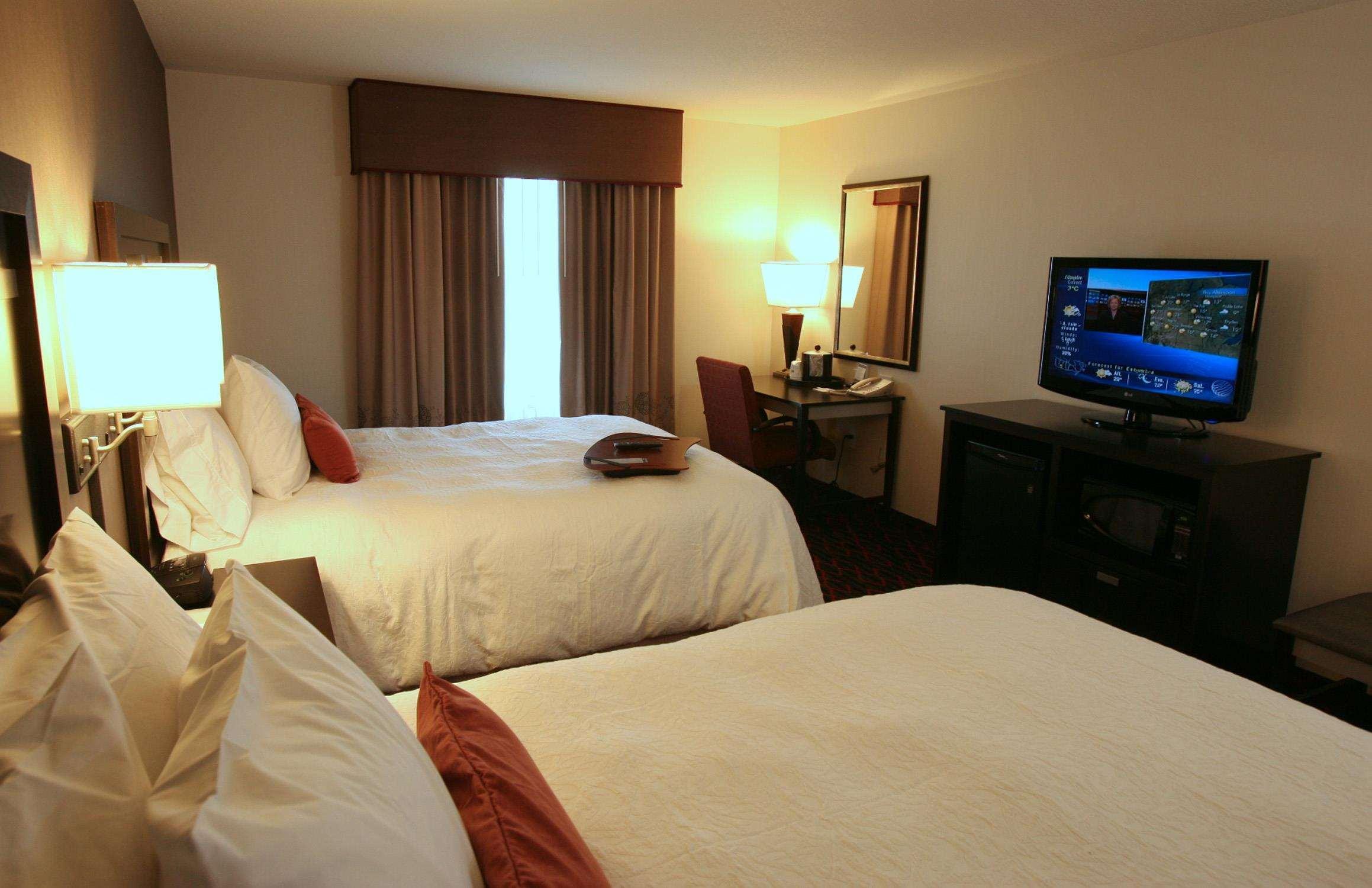 Hampton Inn & Suites Red Deer Penhold Quarto foto