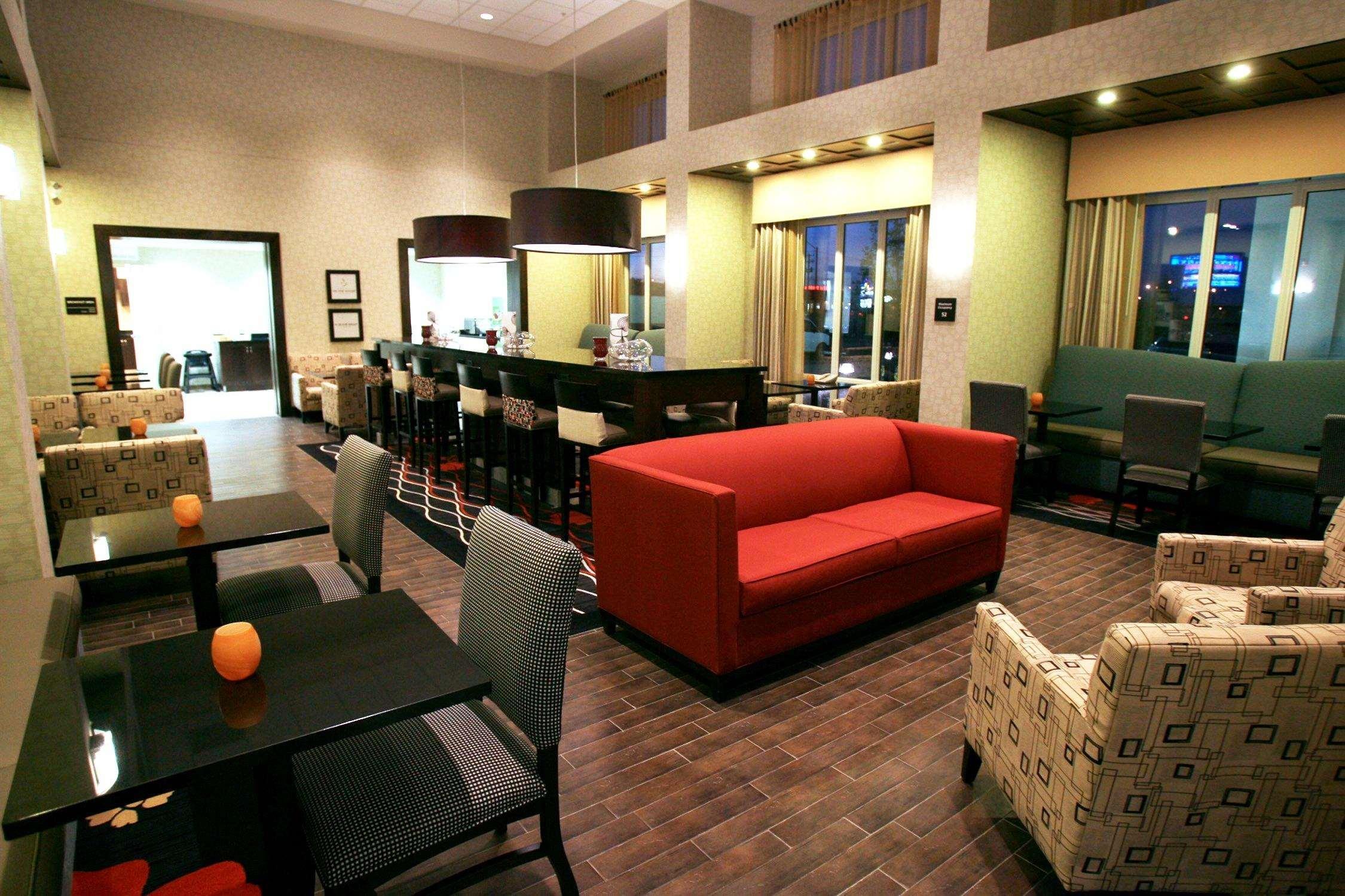 Hampton Inn & Suites Red Deer Penhold Restaurante foto