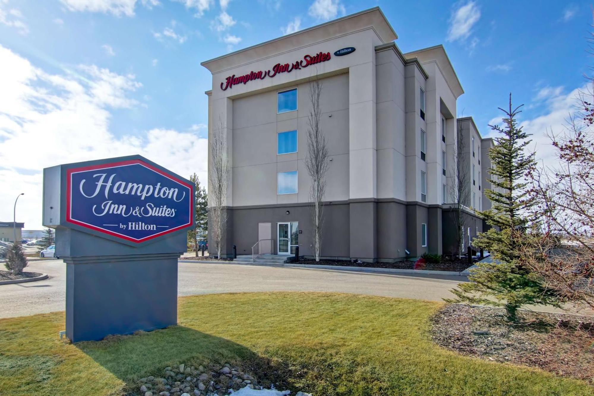 Hampton Inn & Suites Red Deer Penhold Exterior foto